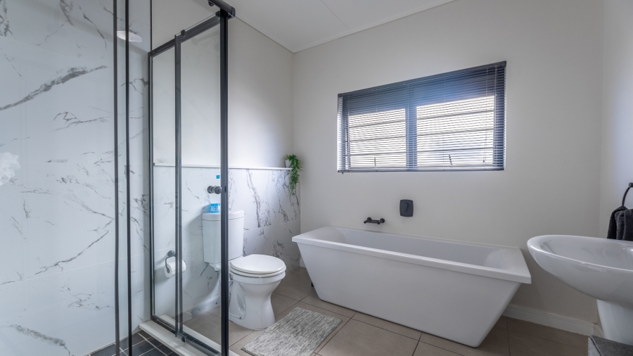 To Let 3 Bedroom Property for Rent in Sandown Western Cape